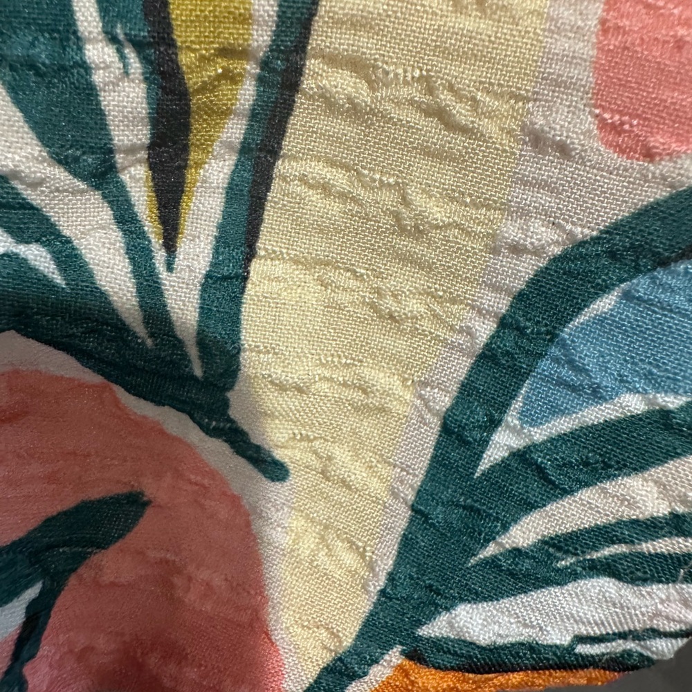 **NEW** THML Multicolor Leaf Print Flutter Sleeve… - image 2